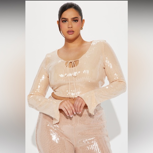 Fashion Nova Tops - NWT❣️Champagne Sequin Top - Sz XL-XXL 🫶🏽🍾🥂